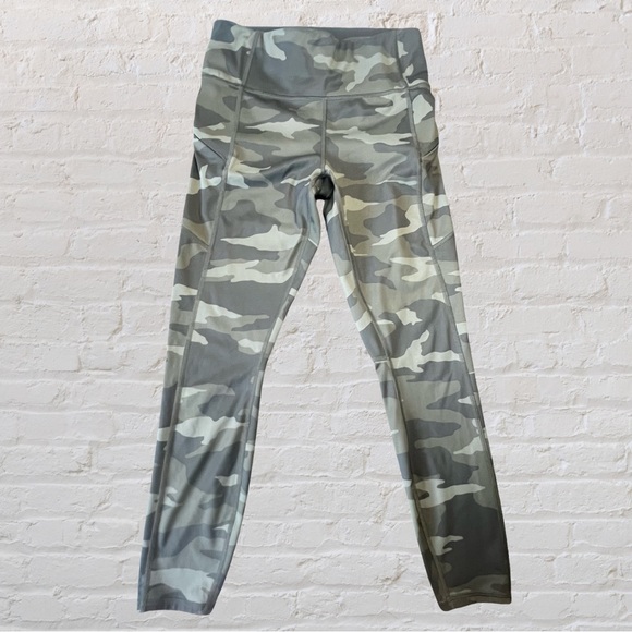 Athleta Camo Contender 7/8 Tights, Size S - Picture 1 of 8